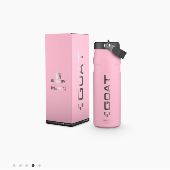 Stanley x Messi 24 Oz Ice Flow Flip Straw Bottle - Picture 1 of 3